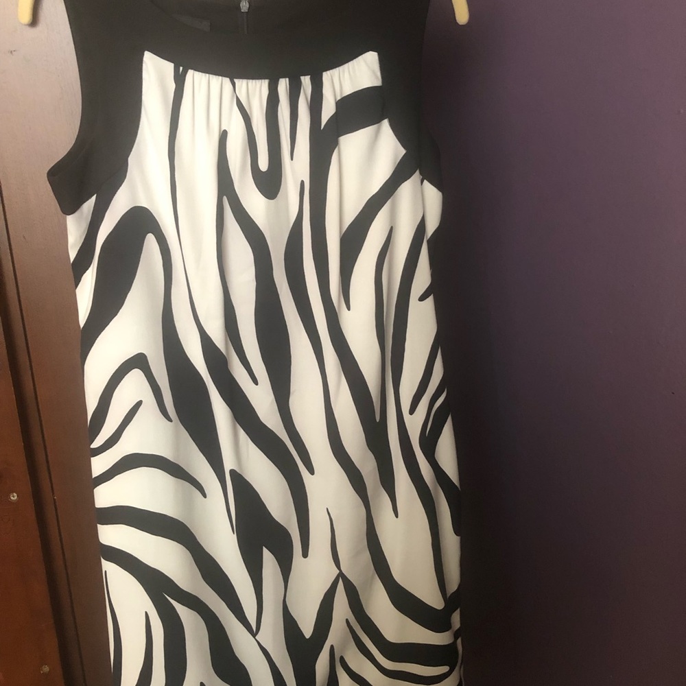 Dress - Picture 2 of 6
